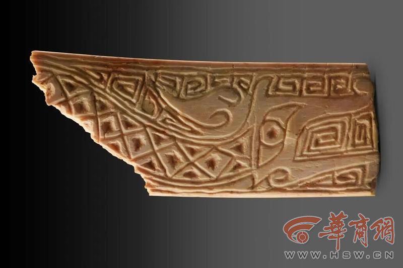 雕花骨片.jpg 雕花骨片.jpg