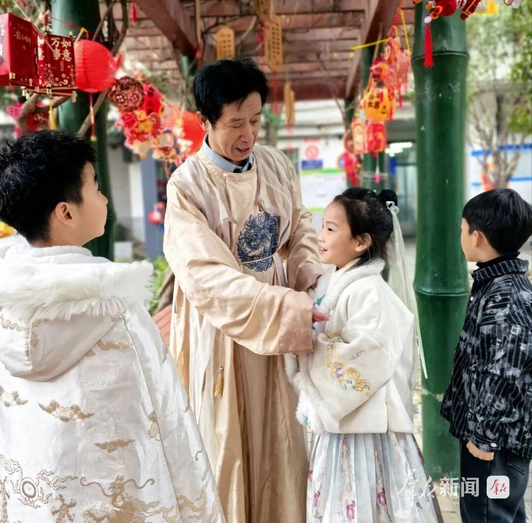 ����������