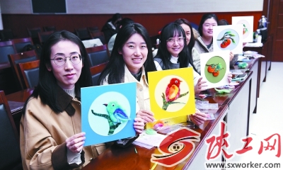 �������������ܹ���ٰ조�͸��������㡱Ůְ���������潲��