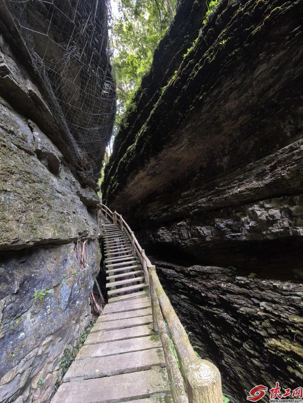 c4ed7378b95b04d5f9d274a61e6ca813