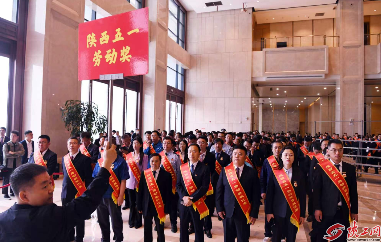 ����ʡ��ף����һ�������Ͷ����߱��ô�ᣨ�ֳ�ͼ4��